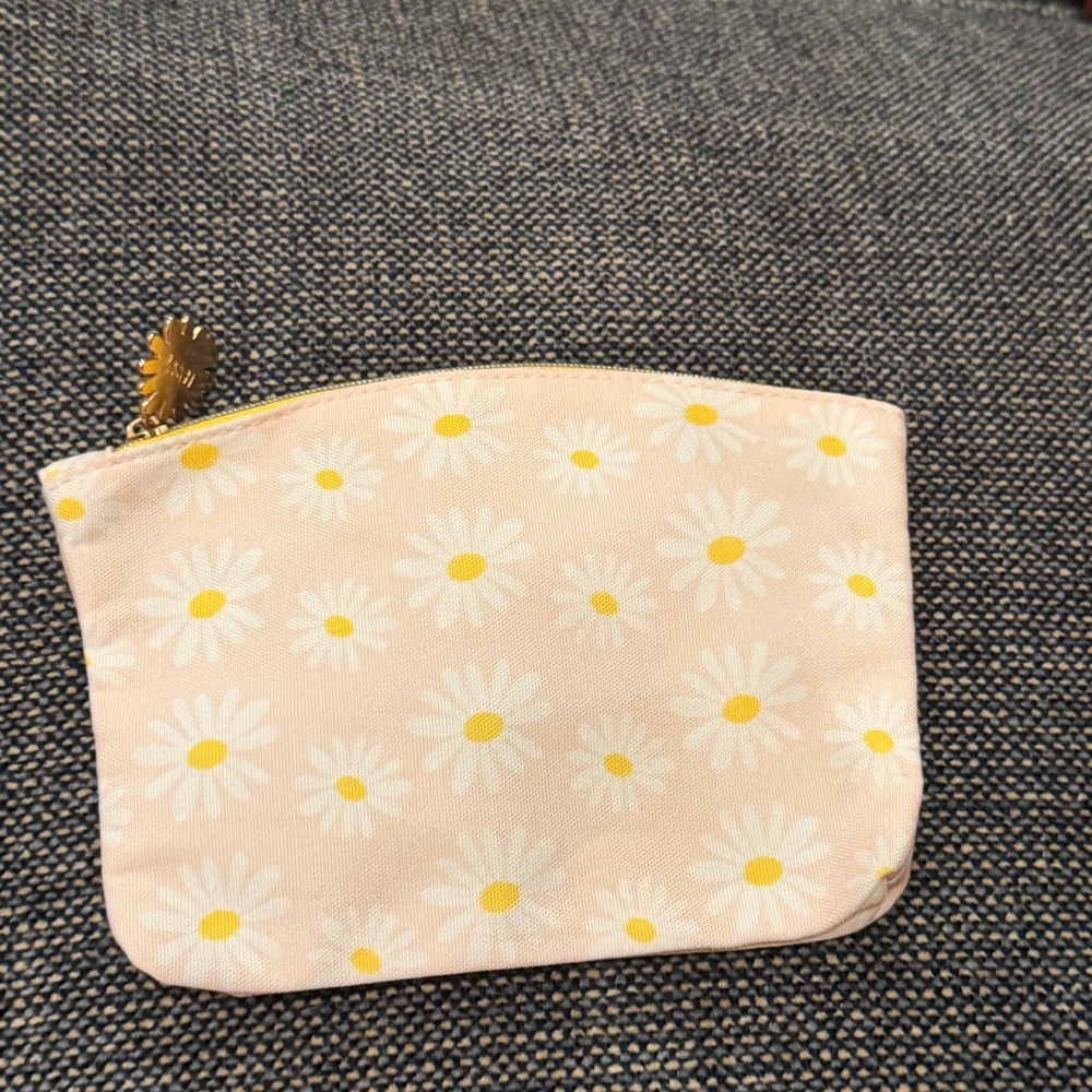 ipsy Pink Daisy Cosmetic Bag